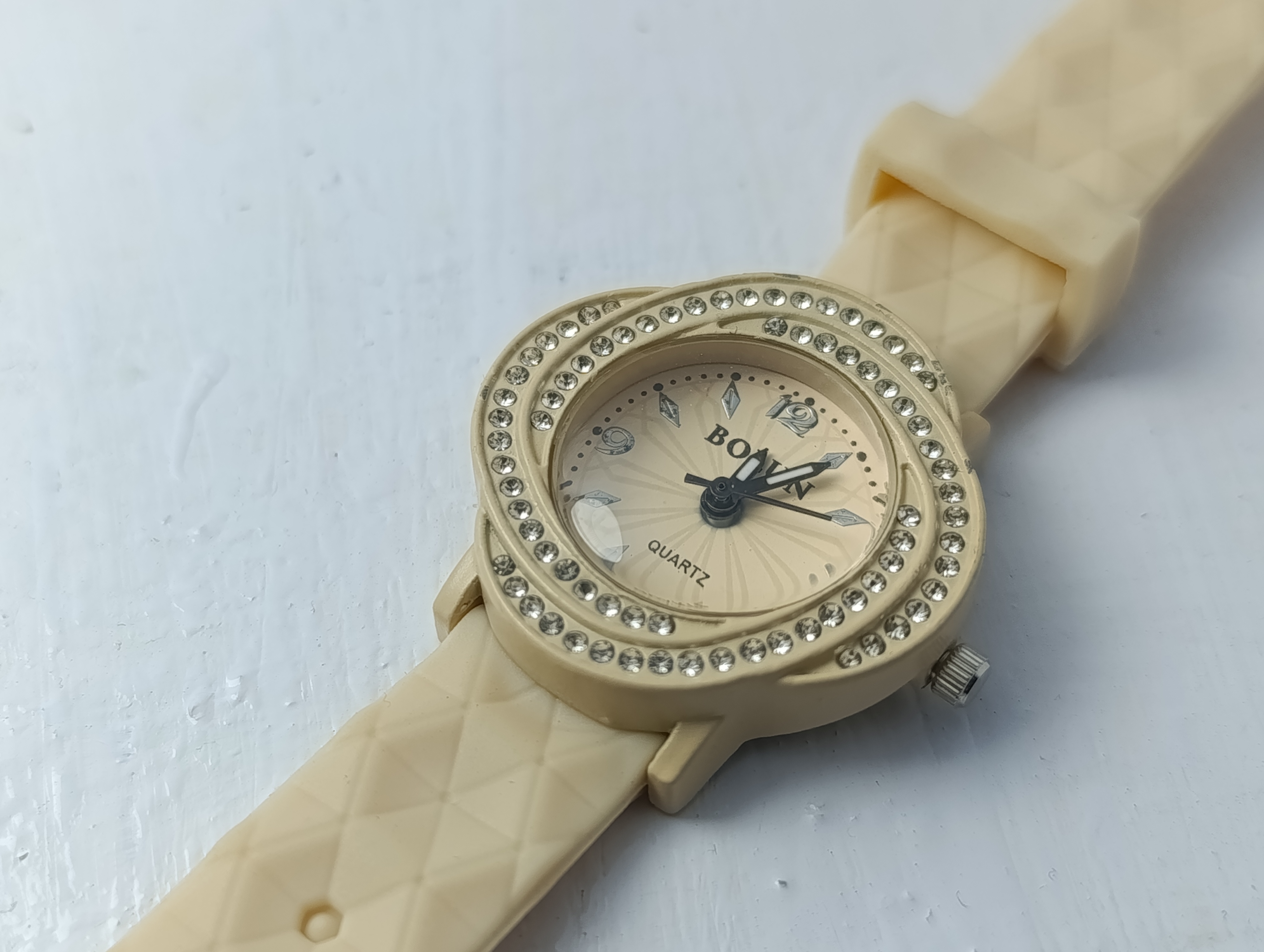 Ladies White Dimond Watch